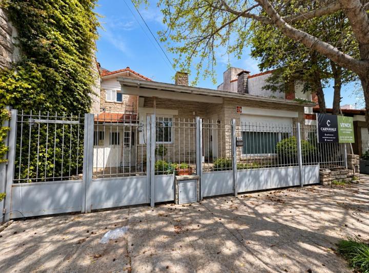 Casa · 184m² · 5 Ambientes · 1 Cochera