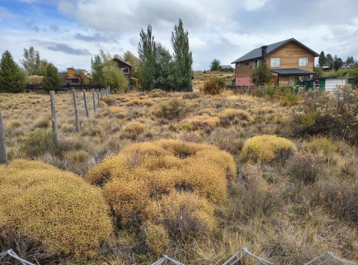 Terreno · 838m²