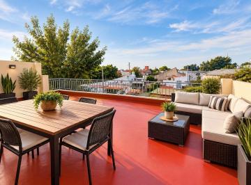 PH · 256m² · 4 Ambientes · 1 Cochera · Casa Ideal 2 Familias en Villa Ballester