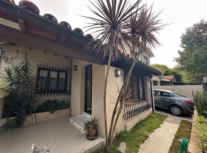 Casa · 179m² · 4 Ambientes · 1 Cochera