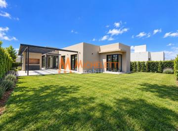 Casa · 199m² · 6 Ambientes · 2 Cocheras · Casa en Lar de Vieytes III