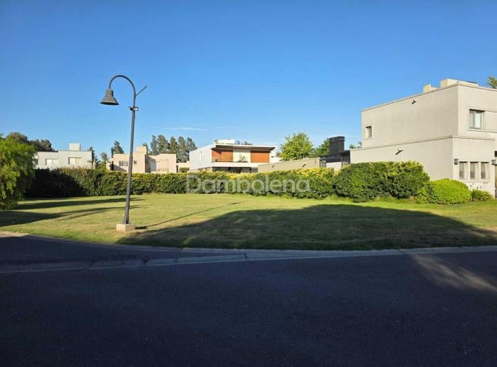 Terreno · 800m²