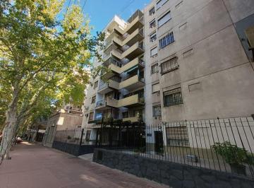 Departamento de 4 ambientes, Ciudad de Mendoza · Departamento Céntrico de 3 Dorm. con Cochera y Balcón