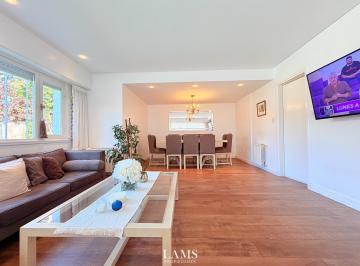 PH · 148m² · 4 Ambientes · 1 Cochera · Venta - PH 4 Ambientes con Amplio Parque y Piscina - Barrio San Carlos