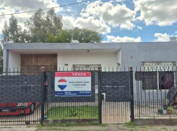 Casa · 171m² · 5 Ambientes · 2 Cocheras · Venta Casa 5 Amb Moreno V Cuartel - Garage y Pileta