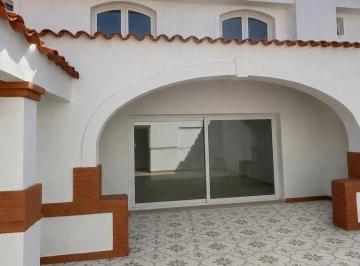 PH · 92m² · 5 Ambientes · Venta Casa de Pasillo PH Tres Dorm. con Patio en Centro Río