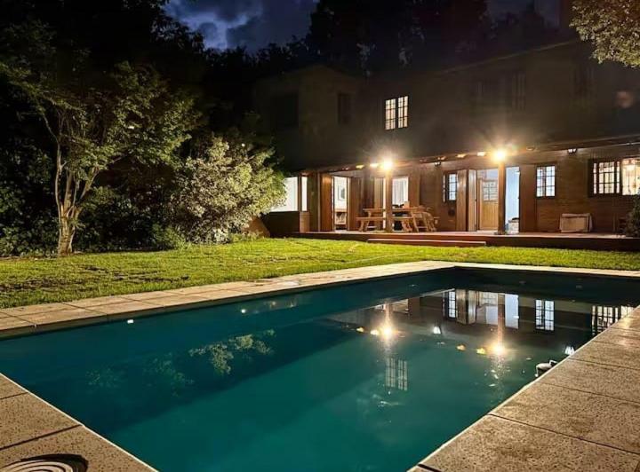 Casa · 200m² · 11 Ambientes · 2 Cocheras