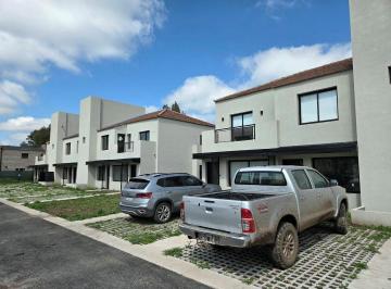 Casa · 65m² · 2 Ambientes · 1 Cochera · Casa Dúplex en Venta en La Angelica, Pilar, G. B. a. Zona Norte