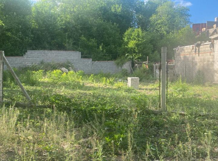 Terreno · 323m²