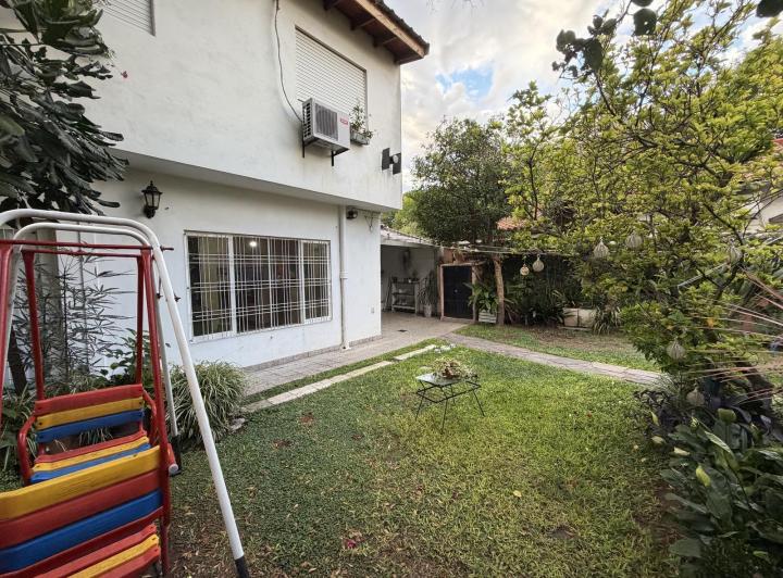Casa · 172m² · 6 Ambientes · 1 Cochera