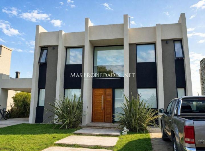 Casa · 180m² · 4 Ambientes · 1 Cochera