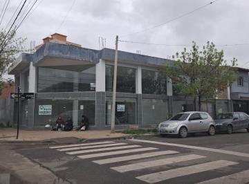 Local comercial · 359m² · 1 Ambiente · Cipolletti Alquila Salon Comercial Sobre Calle Esmeralda