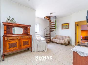 PH · 115m² · 4 Ambientes · Venta Casa en Altos Castelli Casi Colon