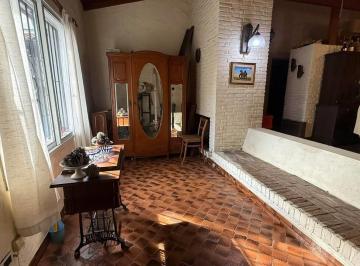 PH · 150m² · 4 Ambientes · 1 Cochera · PH Tipo Casa en Venta en Villa Urquiza, Capital Federal, Buenos Aires
