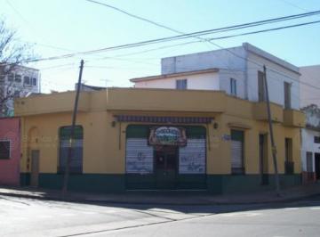 Bodega-Galpón · 287m² · 3 Ambientes · Local con Vivienda en Esquina con Lote Propio