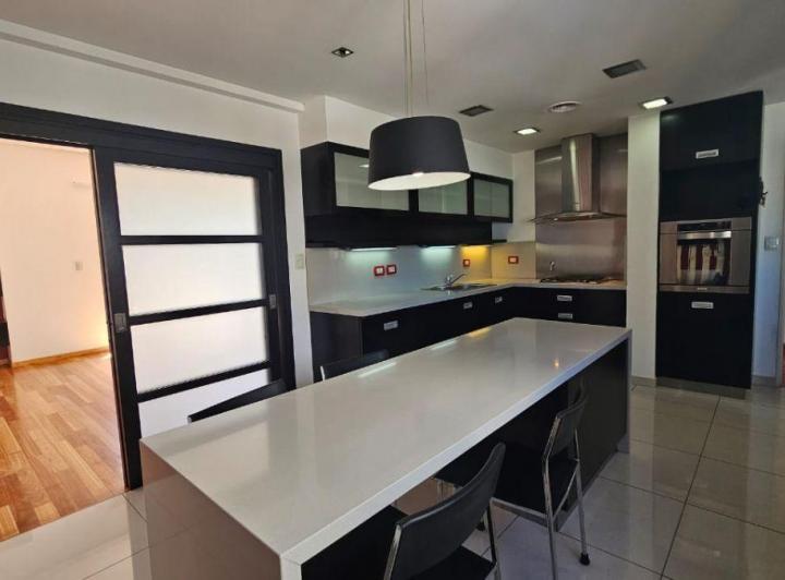 Departamento · 1m² · 6 Ambientes · 1 Cochera