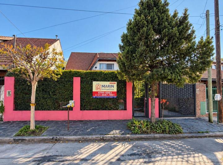 Casa · 160m² · 5 Ambientes · 2 Cocheras