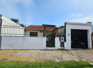 Casa · 200m² · 4 Ambientes · 1 Cochera · Casa 4 Amb + Vivienda Independiente 3 Amb | Lote 450 m² | Tapiales