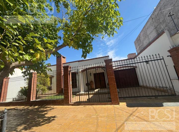 Casa · 286m² · 3 Dormitorios