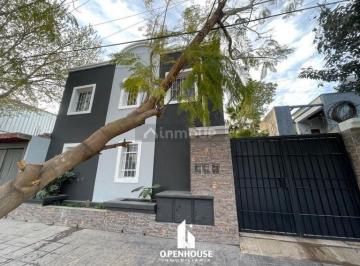 Departamento · 60m² · 2 Dormitorios · Openhouse Ofrece en Alquiler Dúplex Amoblado, en Calle Italia, Ciudad de Mendoza