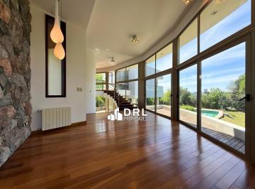 Casa · 414m² · 8 Ambientes · 2 Cocheras · Casa en Venta en Lomas de La Carolina