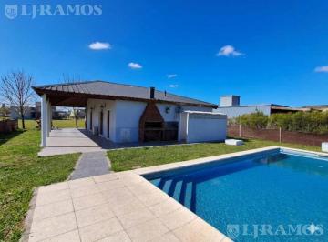 Casa · 58m² · 5 Ambientes · 4 Cocheras · Casa en San Sebastián Área 1 Mb