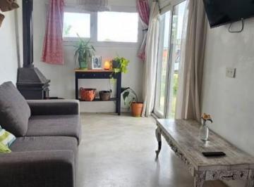Casa · 70m² · 4 Ambientes · 1 Cochera · Venta Casa 3 Dorm.