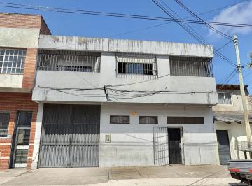Bodega-Galpón · 476m² · 4 Ambientes · Galpón en Venta en Caseros Zona Industrial