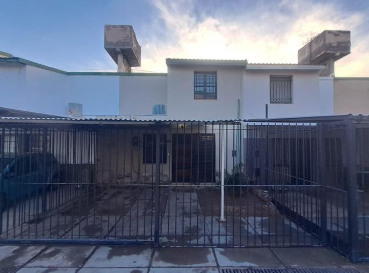 Casa · 72m² · 5 Ambientes · 1 Cochera