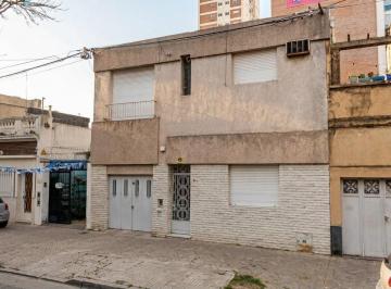Casa · 165m² · Venta - Casa de 3 Dorm. con Cochera - Abasto, Rosario.