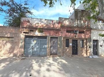 Casa · 85m² · 3 Ambientes · Baigorria 4486: Casa de 3amb. Cochera Local, a Reciclar Sobre Lote Propio