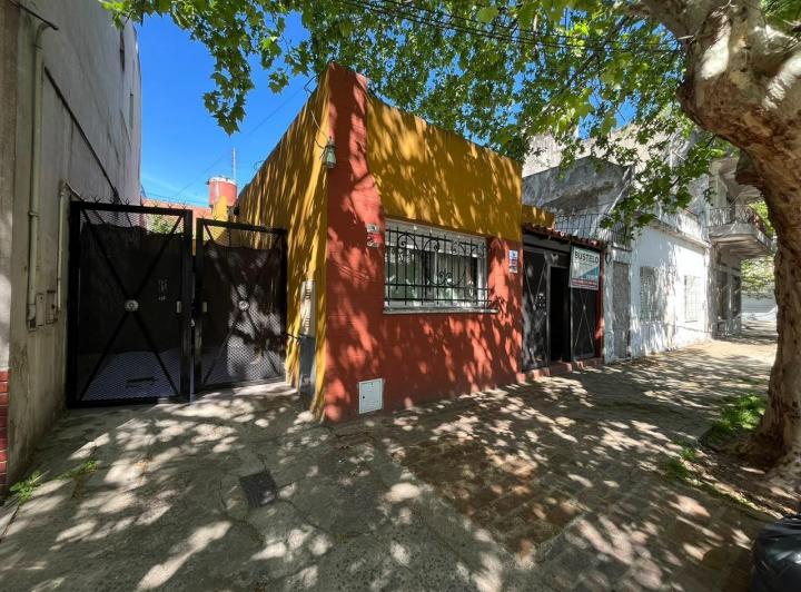 Casa · 90m² · 5 Ambientes · 1 Cochera