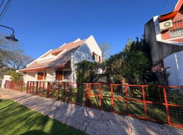 Casa · 196m² · 3 Ambientes · 1 Cochera · Casa 3 Ambientes en Venta en Villa Adelina