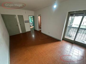Departamento · 60m² · 3 Ambientes · Departamento - Flores