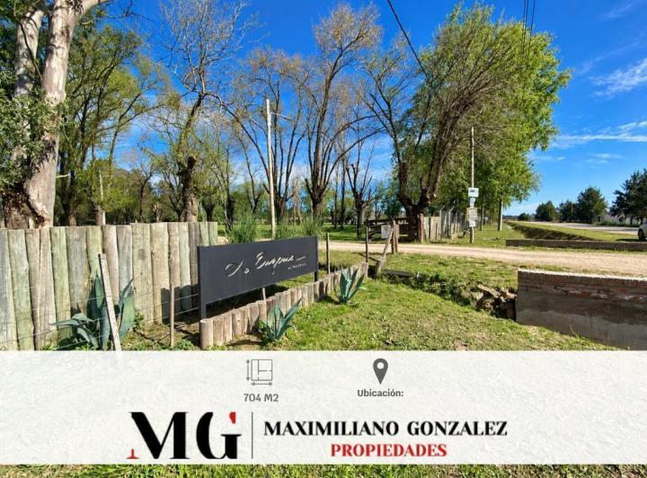 Terreno · 704m²