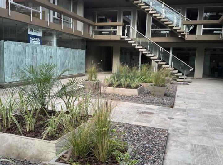 Local comercial · 37m² · 1 Ambiente · 1 Cochera