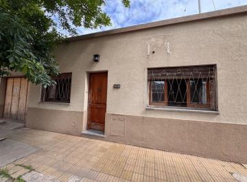 Casa · 81m² · 3 Ambientes · 1 Cochera · Oportunidad de Inversion en Venado Tuerto