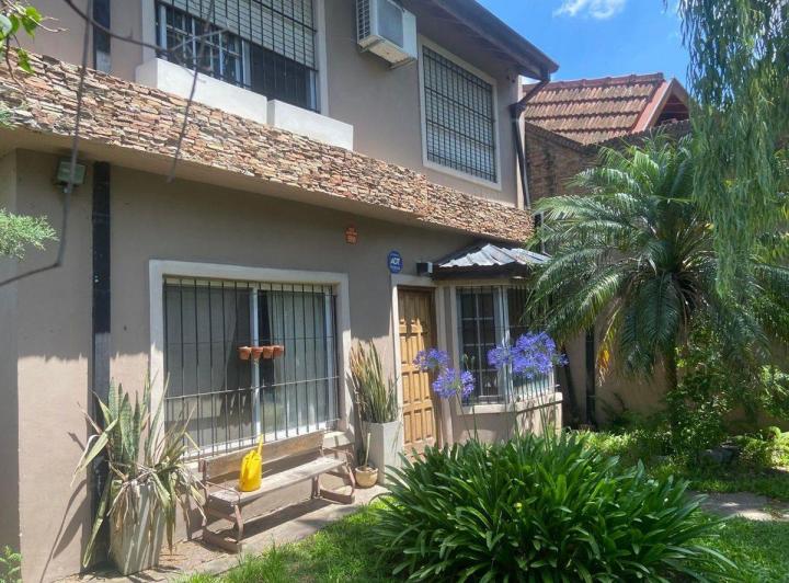 Casa · 207m² · 6 Ambientes · 1 Cochera