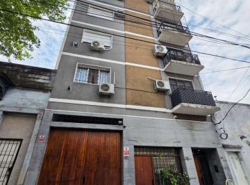 Local comercial · 245m² · Alquiler Galpón con Local, en Piñeiro, Avellaneda, Muy Bien Ubicado