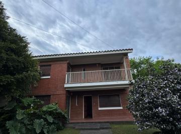 Casa · 1200m² · 4 Ambientes · 2 Cocheras · Casa en Alquiler Yb - Caracas 2500