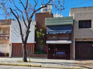 Casa de 13 ambientes, Ciudad de Santa Fe · Casa en Venta a m de Boulevard – Francia 3528