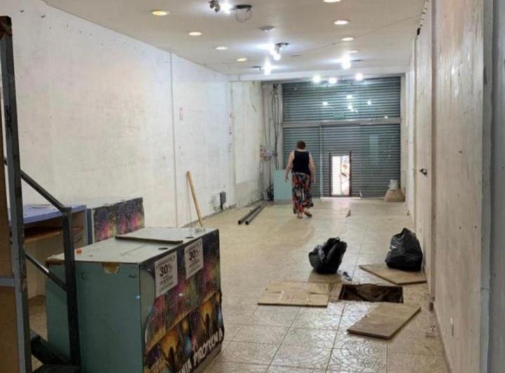 Local comercial · 240m² · 1 Ambiente