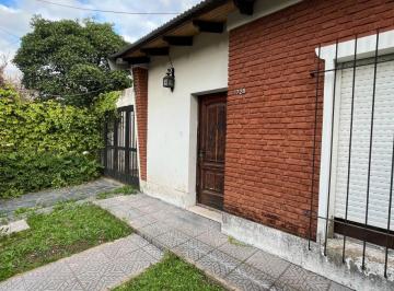 Casa de 3 ambientes, La Plata · Casa de 277 m² con 2 Dorm. en Alquiler en Manuel B Gonnet