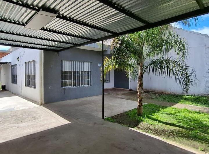 Casa · 240m² · 3 Ambientes · 3 Cocheras