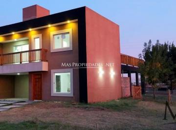 Casa de 5 ambientes, Esteban Echeverría · Venta Casa en Santo Domingo 4 Dorm. Canning