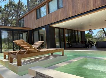 Casa · 1050m² · 5 Dormitorios · Casa en Venta en La Reserva de Montoya