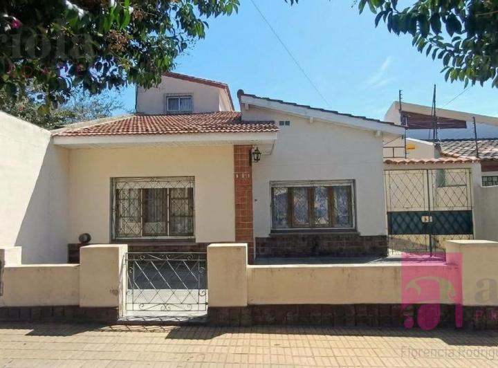 Casa · 340m² · 3 Ambientes · 1 Cochera