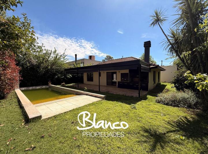 Casa · 140m² · 6 Ambientes · 1 Cochera