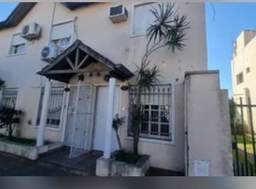 PH · 63m² · 3 Ambientes · Alquiler PH 3 Ambientes con Patio en Ramos Mejia