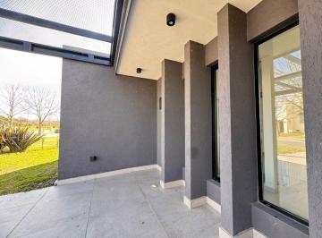 Casa · 188m² · 5 Ambientes · 2 Cocheras · Casa Venta Haras de Santa Maria